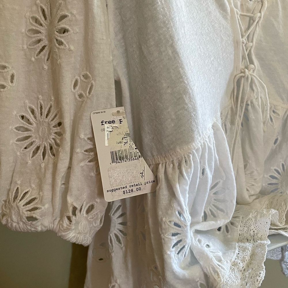 Free People Sweeter Side Eyelet Embroidered Blouse in White NWT - Picture 11 of 11
